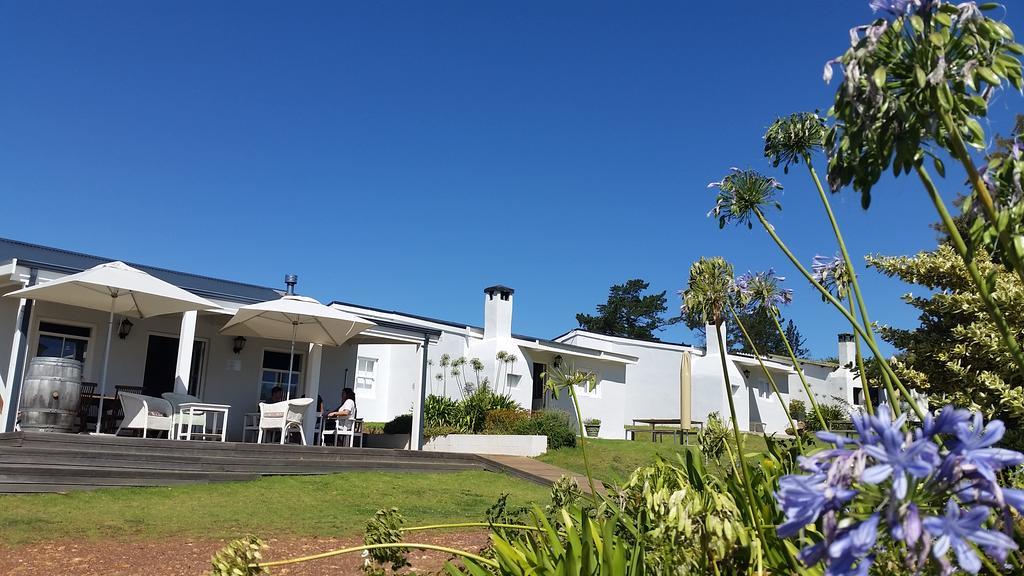 Paul Wallace Wines & Cottages Elgin  Exterior photo